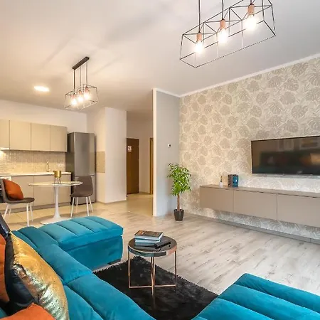 Tampa Gardens Sunny - Adults Only Apartamento Braşov